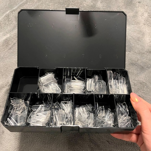 GEL-X® NATURAL SQUARE MEDIUM BOX OF TIPS - Picture 3 of 4